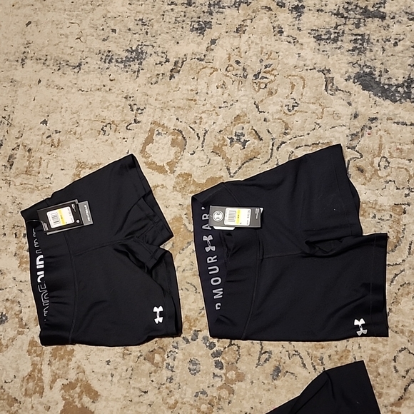 Under Armour workout capri with pockets - Picture 3 of 4